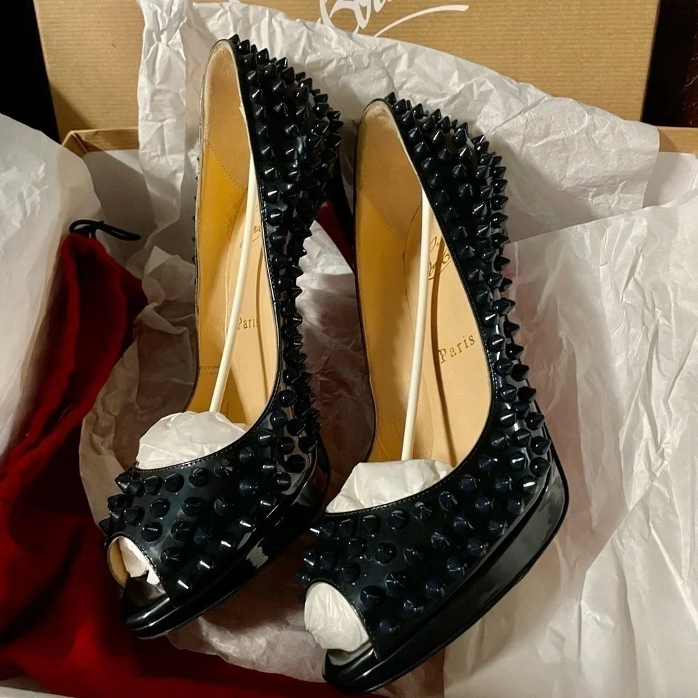 Christian Louboutin “Very Prive” peep toe pumps, patent navy blue EU37.5 120mm